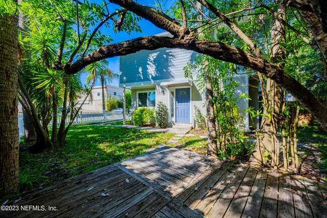 Building Photo - 597 Sturdivant Ave