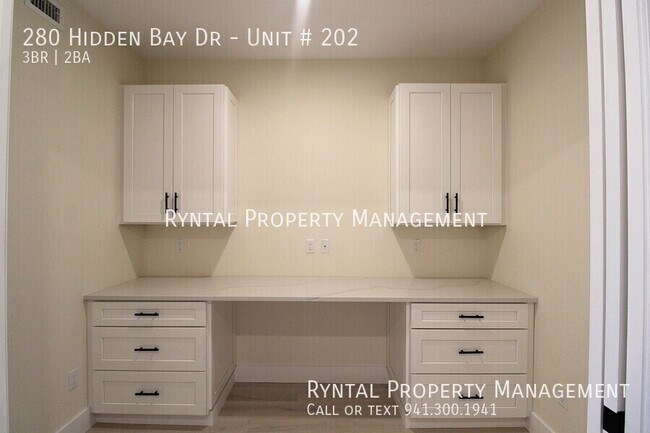 Building Photo - 280 Hidden Bay Dr