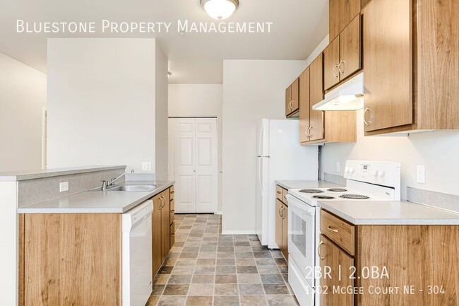 Primary Photo - 1302 Mcgee Ct NE