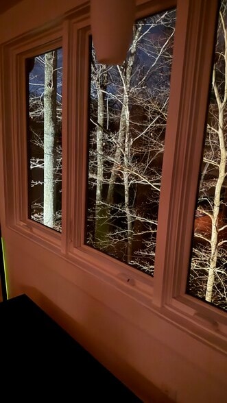 Exterior lighting - View - 33 Conant Valley Rd
