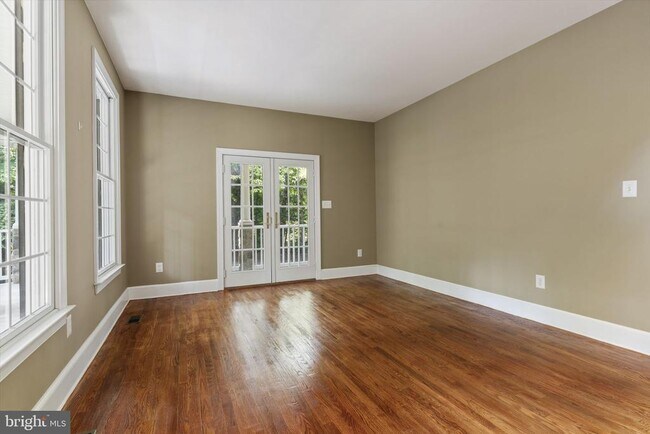 Building Photo - 45105 Mill Creek Way