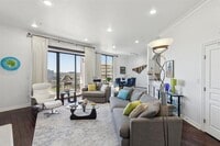 Building Photo - 330 E Las Colinas Blvd