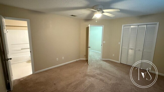 Building Photo - SPRING MOVE-IN SPECIAL AND RATE DROP ALERT...