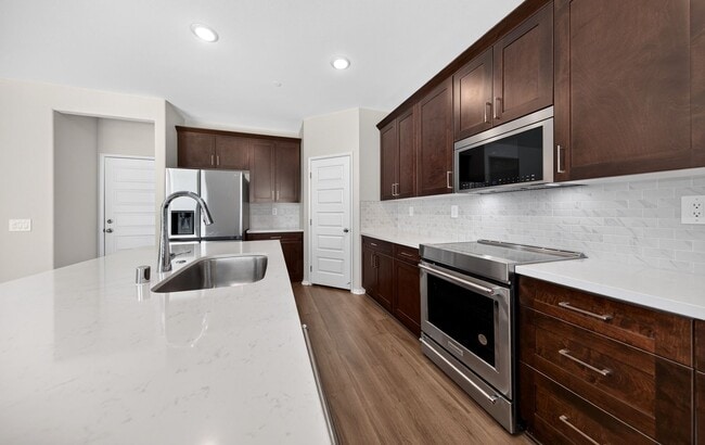 Building Photo - 1037 Yuzu Wy