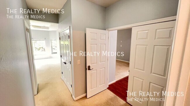 Building Photo - 10319 Willow Ridge Loop