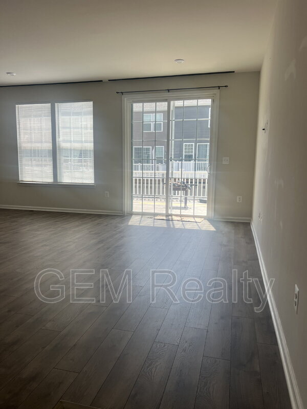 Building Photo - 1833 Sag Harbor Ln