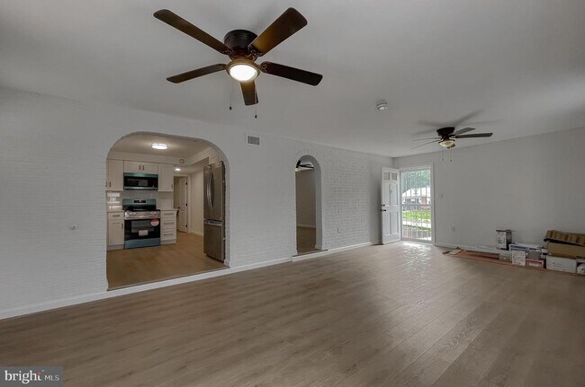 Building Photo - 7203 Westchester Dr