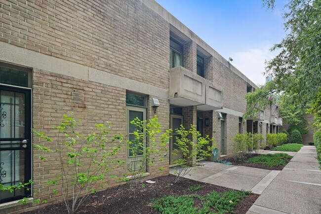 Building Photo - 1285 Delaware Ave SW