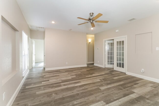 Building Photo - 1029 Primrose St