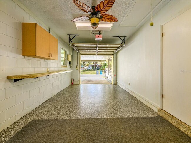 Building Photo - 907 Hillside Terrace