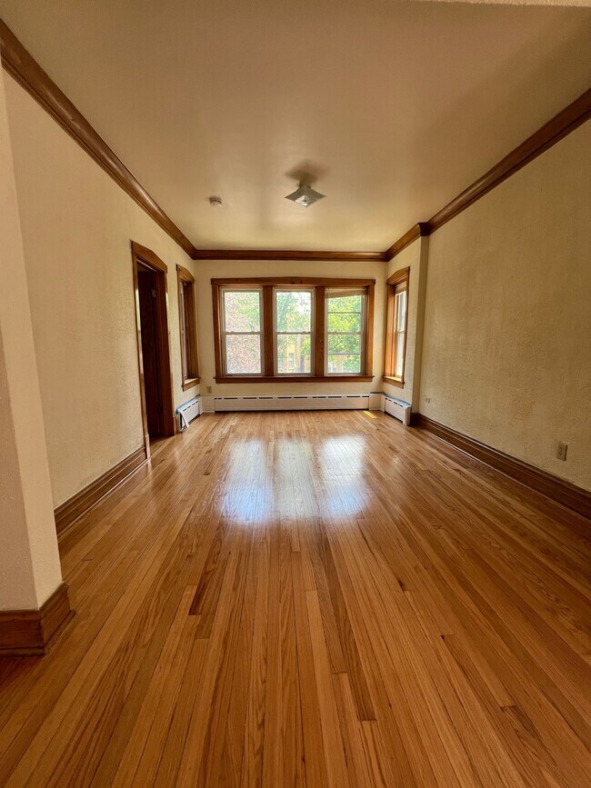 Building Photo - 1114 S Monitor Ave