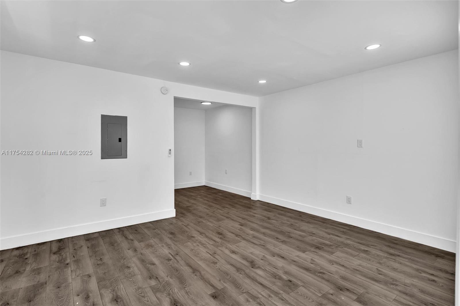 Building Photo - 650 SW 5th St