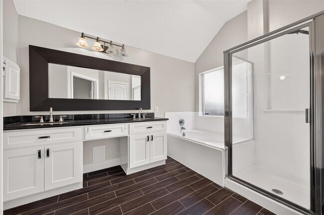 Building Photo - 18015 Oak Cottage Ct