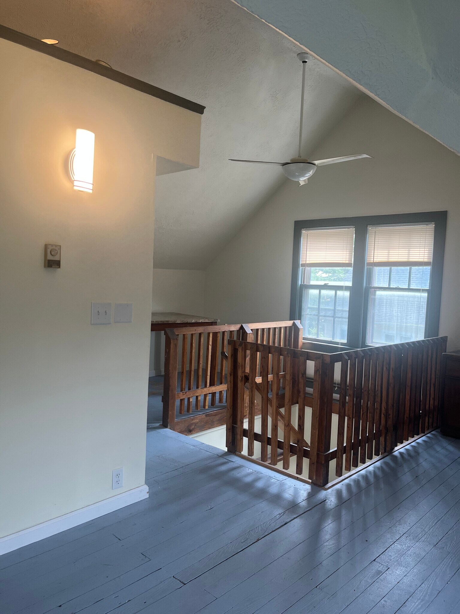 Building Photo - 6 Hinsdale St