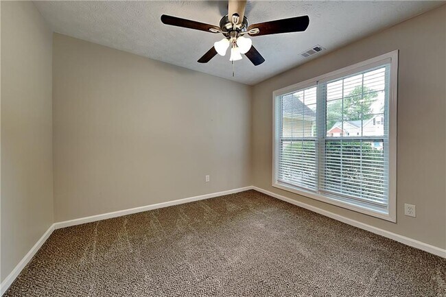 Building Photo - 70 Leighs Grove Way