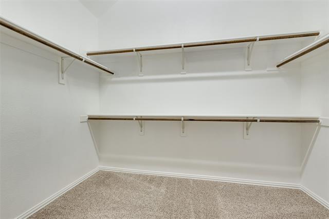 Building Photo - 500 Lakeview Dr