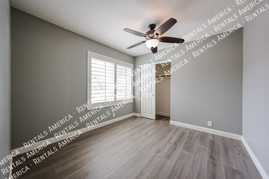 Building Photo - 3922 W Morelos St