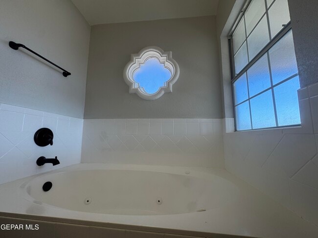 Building Photo - 485 Jeweled Mesa Ct