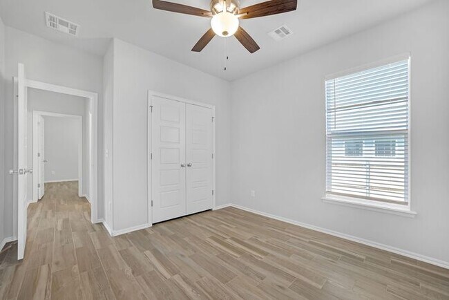Building Photo - 4/2/2 Dream Home in Owasso!
