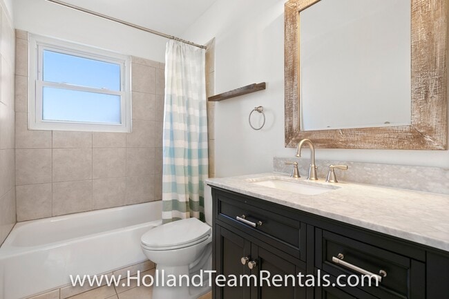 Building Photo - Updated Littleton House in GREAT LOCATION near Streets of SouthGlenn