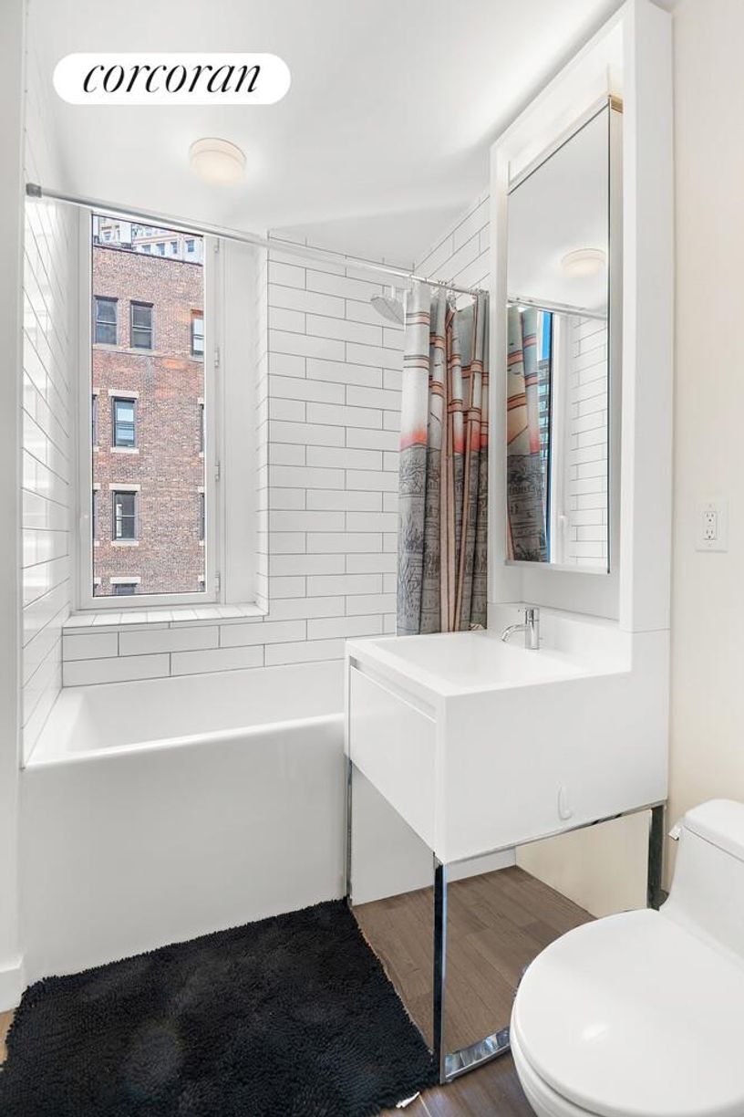 Building Photo - 15 S William St