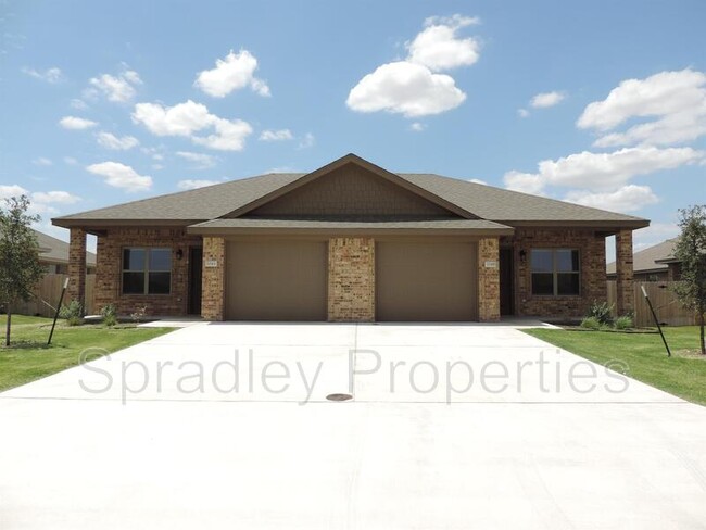 Building Photo - 204 Sparrow Cove