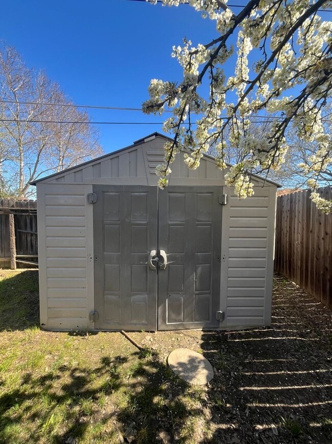 Building Photo - Spacious 4bed 2bath home in Elverta!