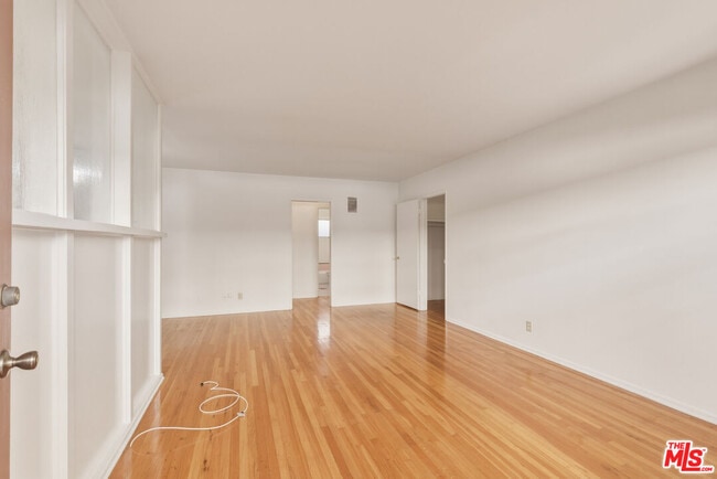 Building Photo - 1058 S Wooster St