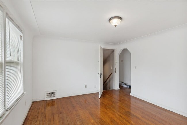 Building Photo - 22107/22109/22111 15 Mile Rd - T - Dubai 2020 LLC