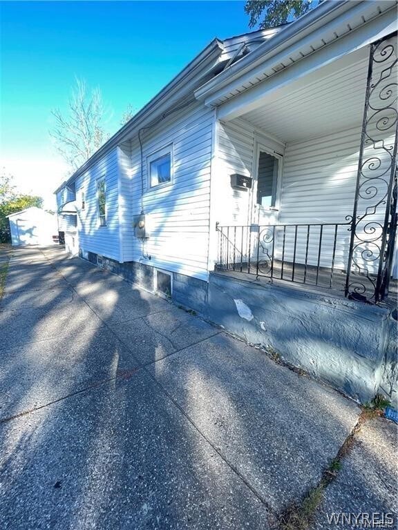 Building Photo - 300 Springville Ave