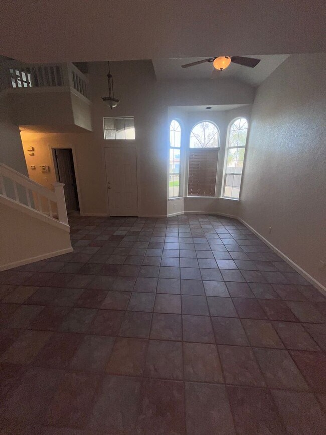 Building Photo - BEAUTIFUL UPDATED HOME IN WEST ROSEVILLE!!