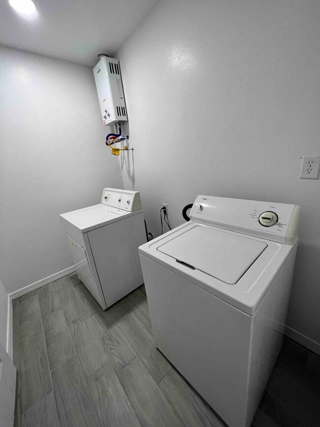 Laundry Room - 4021 Fillmore Ave