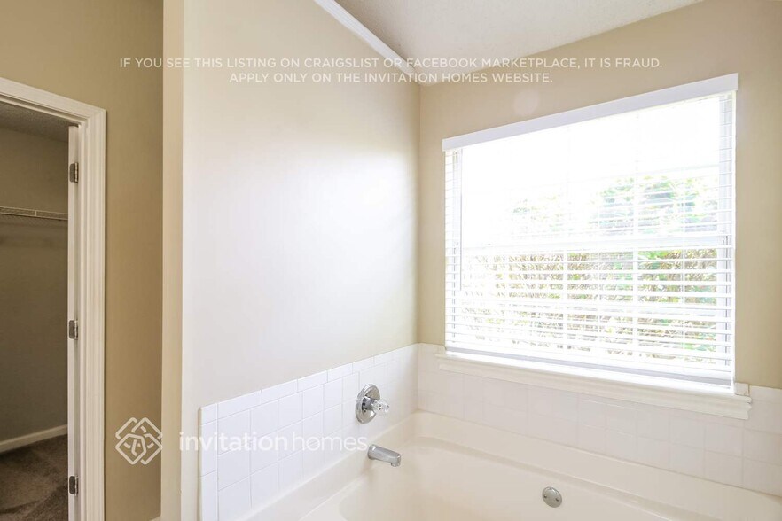 Building Photo - 1692 Zachary's Way