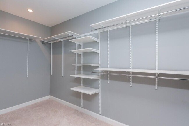 Building Photo - Tanner's Landing