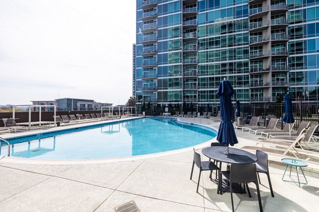 Building Photo - 943 Peachtree St NE