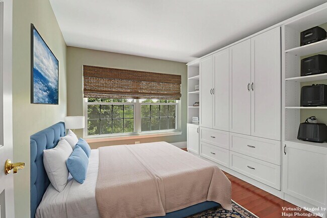 Building Photo - 128 Pembroke Cir