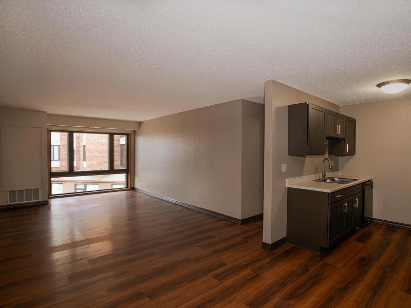 Building Photo - 2015 Central Ave NE