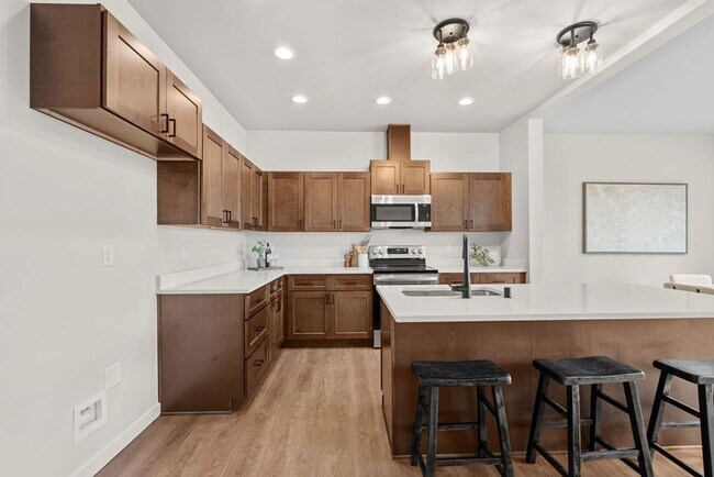 Building Photo - Luxury Living Off Appleway Trial Brand New...