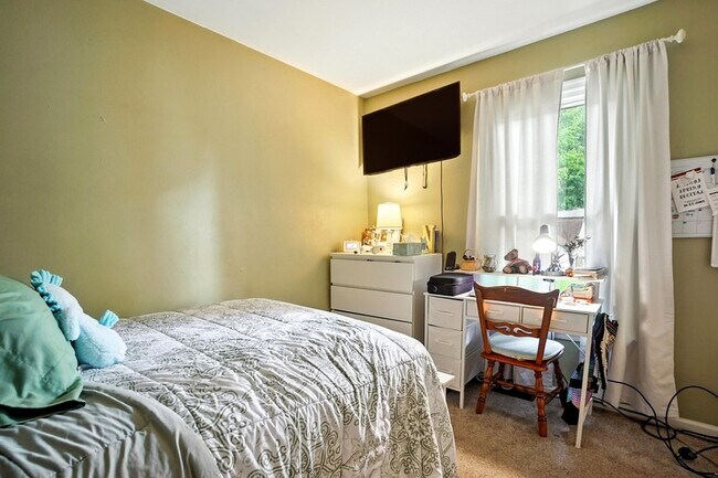 Building Photo - 1308 Summerset Ct