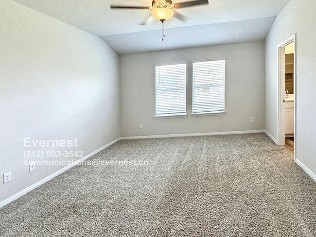 Building Photo - Spacious 4-Bedroom Home with Modern Comfor...
