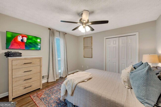 Building Photo - 4375 Coopers Creek Dr SE