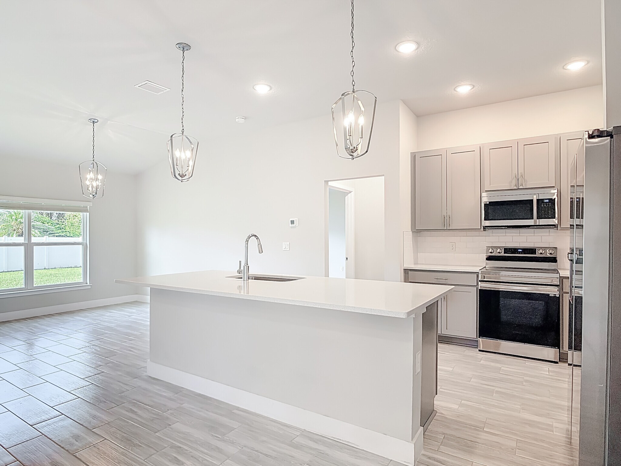 Building Photo - 60 Ballenger Ln