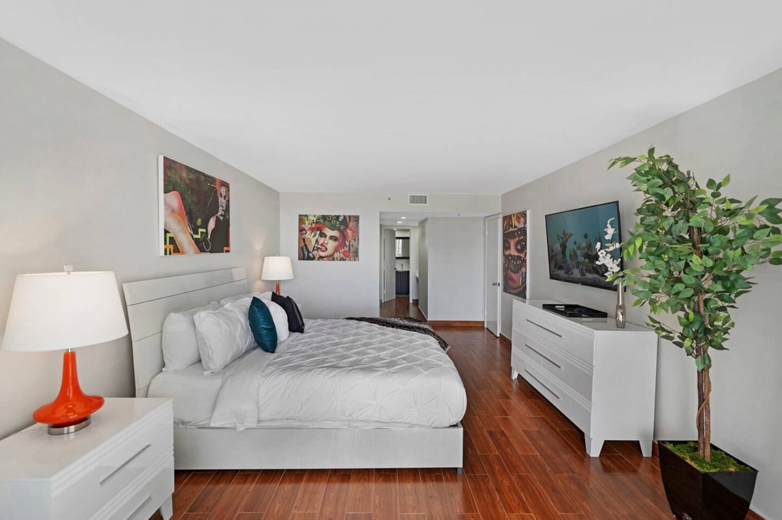 Building Photo - 1717 N Bayshore Dr