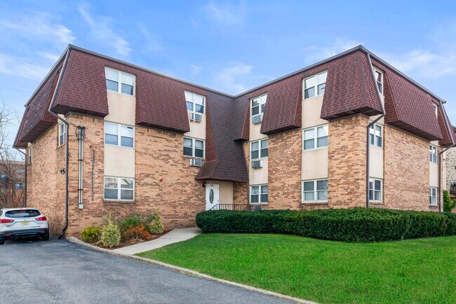 Building Photo - 1138C Farm Rd