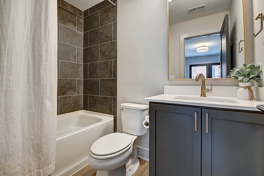 first floor bath - 721 E 16th St