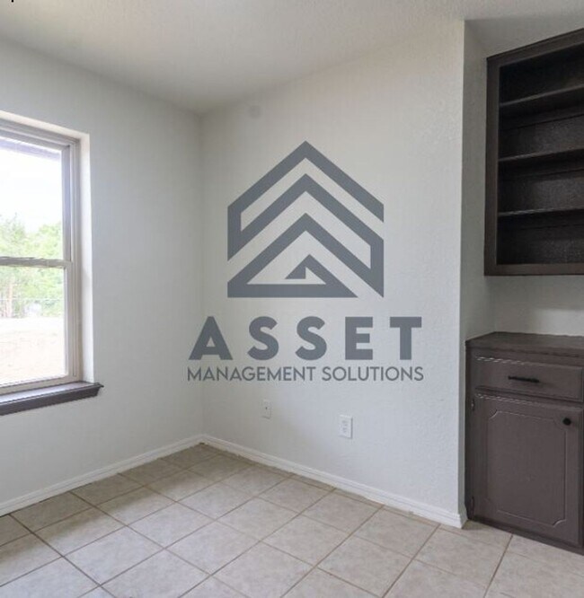 Building Photo - 4 Bedroom Rent to Own Home Available!