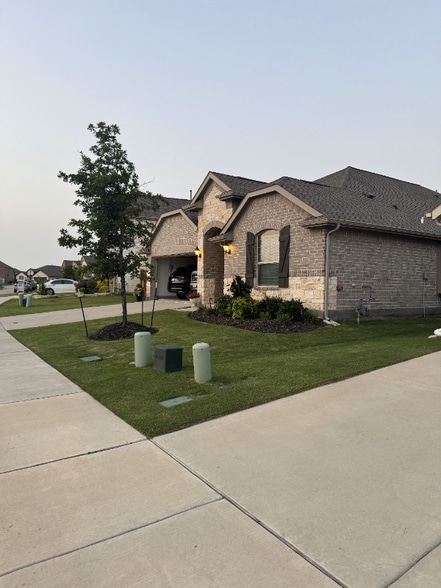Primary Photo - 7204 Black Cherry Ln