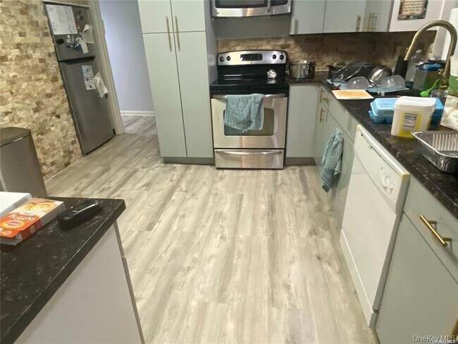 Building Photo - 107 Baker Hill Rd