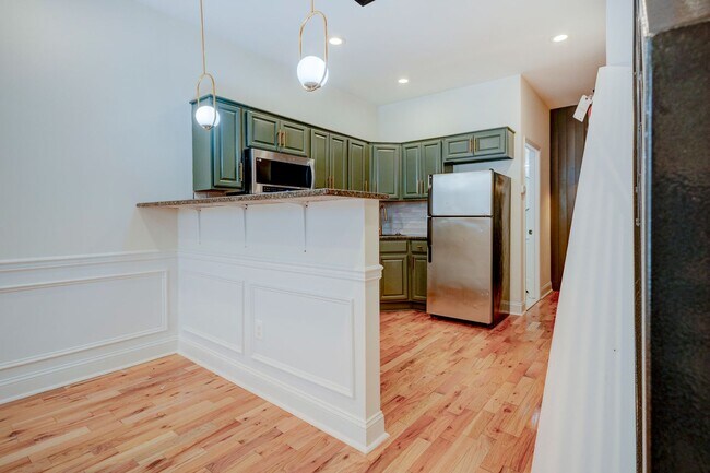 Building Photo - ? Spacious Living in the Heart of Philadelphia