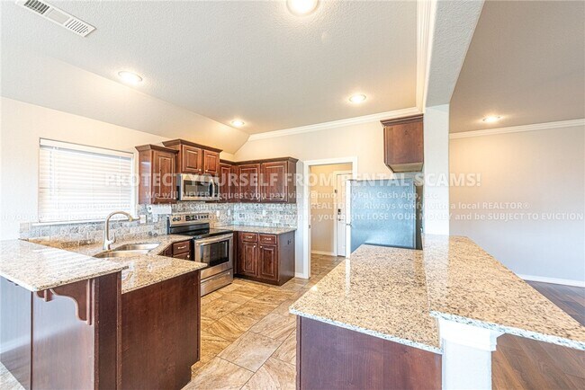 Building Photo - 1111 Tulip St